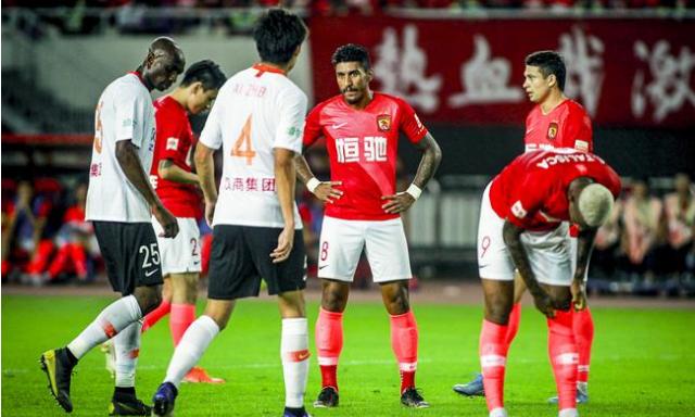 升班马波鸿爆冷擒狼堡，日本新星连场破门  